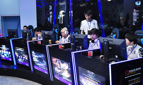 也极大地刺 也极大地刺