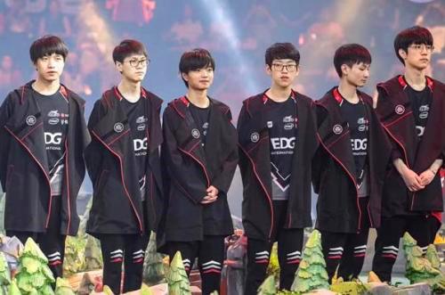 出新疆队在 出新疆队在